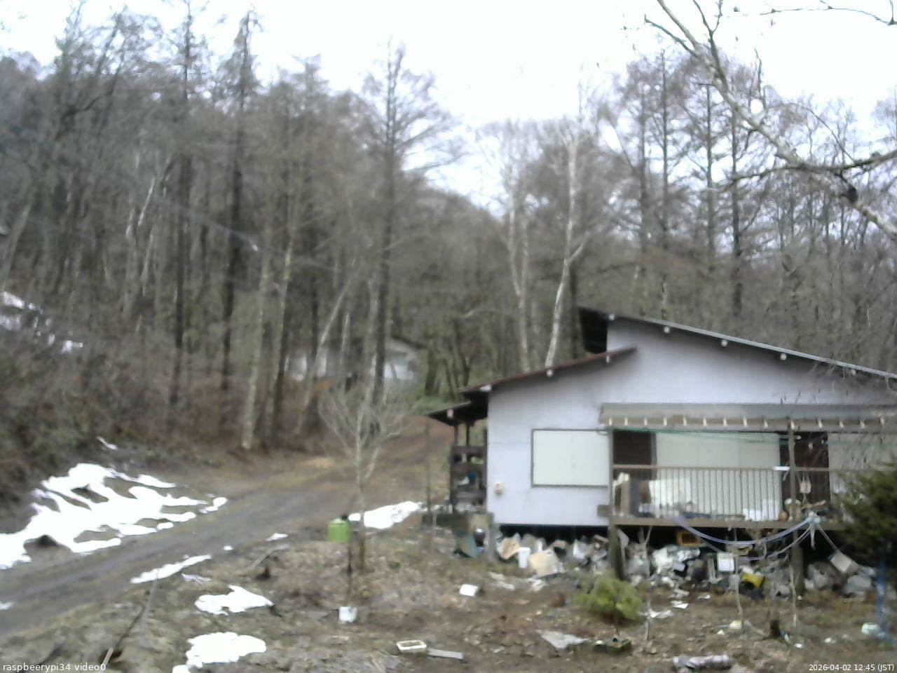 長野県菅平高原 ゆたか山荘 西側(坂上) 2026/04/02 12:45