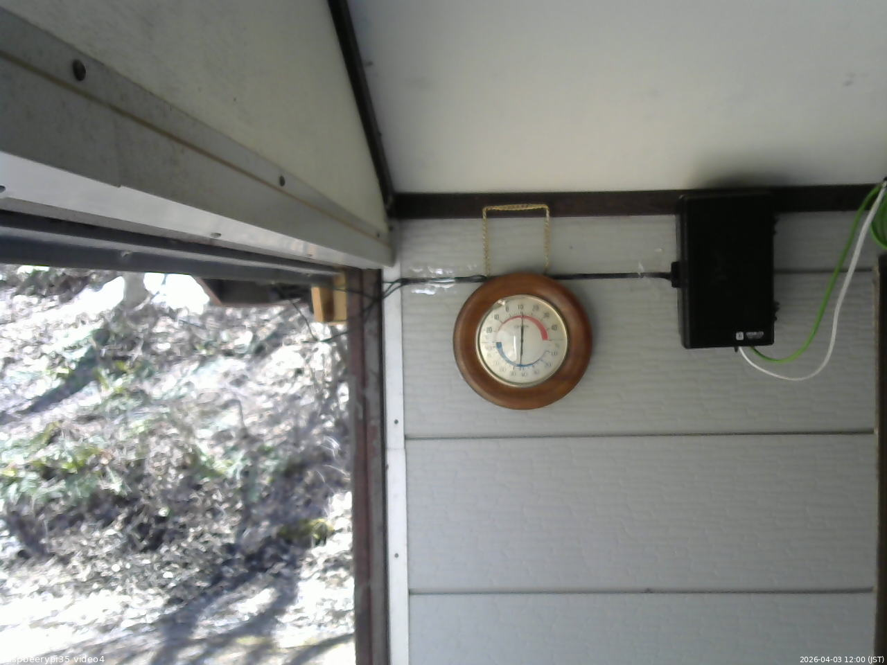 長野県菅平高原 ゆたか山荘 東側上空 2026/04/03 12:00