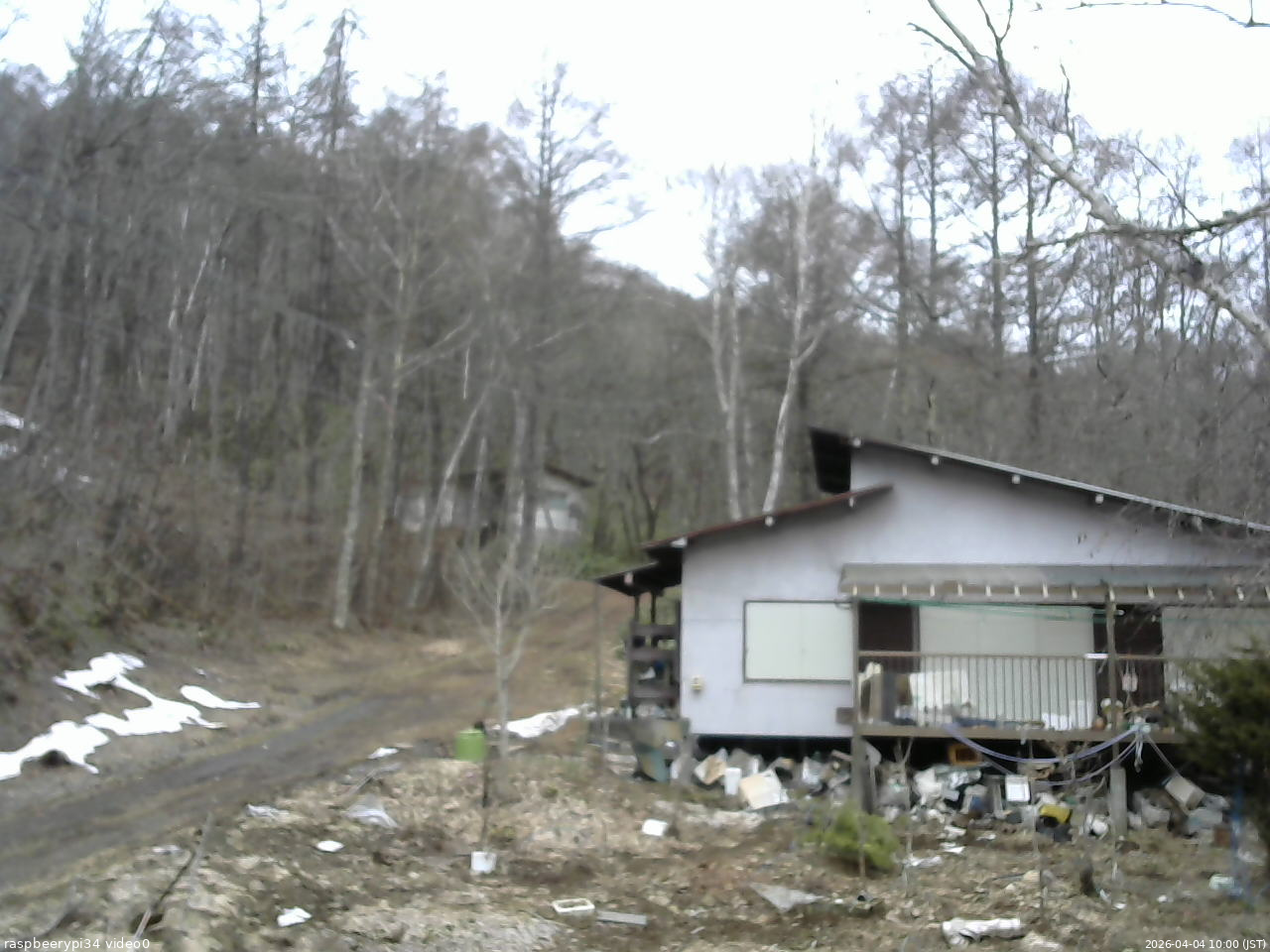 長野県菅平高原 ゆたか山荘 西側(坂上) 2026/04/04 10:00