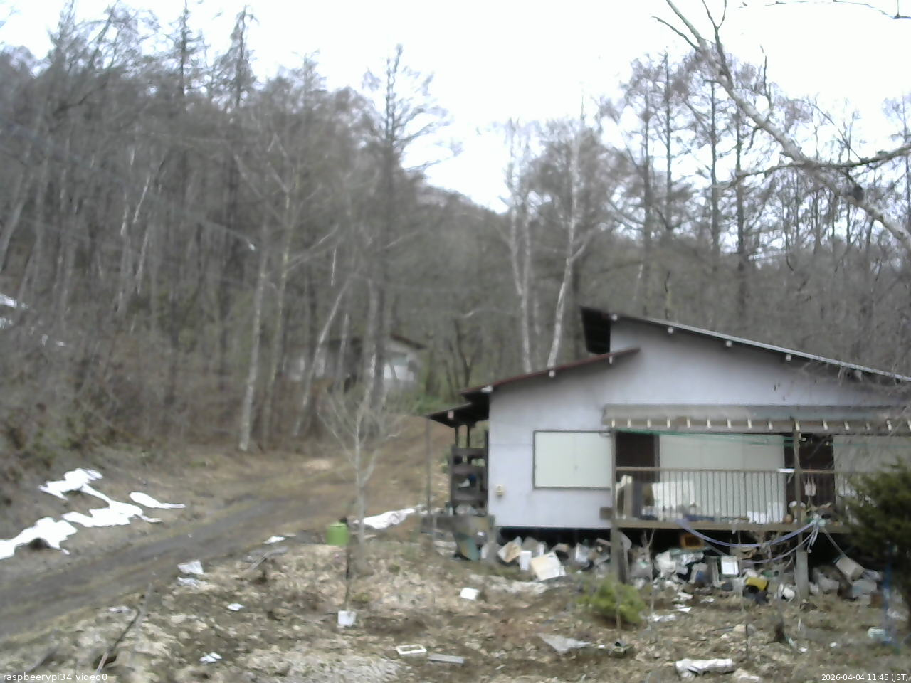 長野県菅平高原 ゆたか山荘 西側(坂上) 2026/04/04 11:45