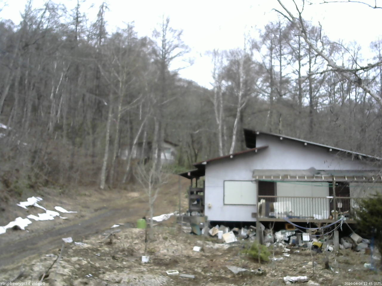 長野県菅平高原 ゆたか山荘 西側(坂上) 2026/04/04 12:45