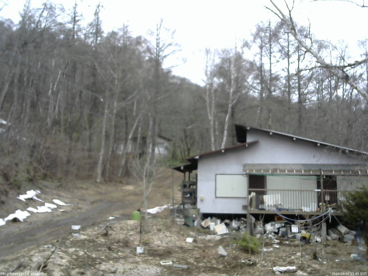 長野県菅平高原 ゆたか山荘 西側(坂上) 2026/04/04 13:45