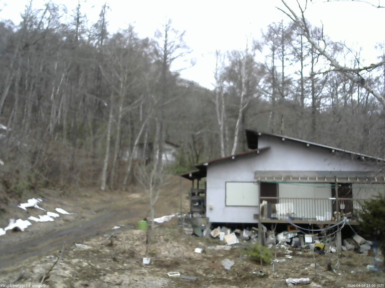 長野県菅平高原 ゆたか山荘 西側(坂上) 2026/04/04 14:00