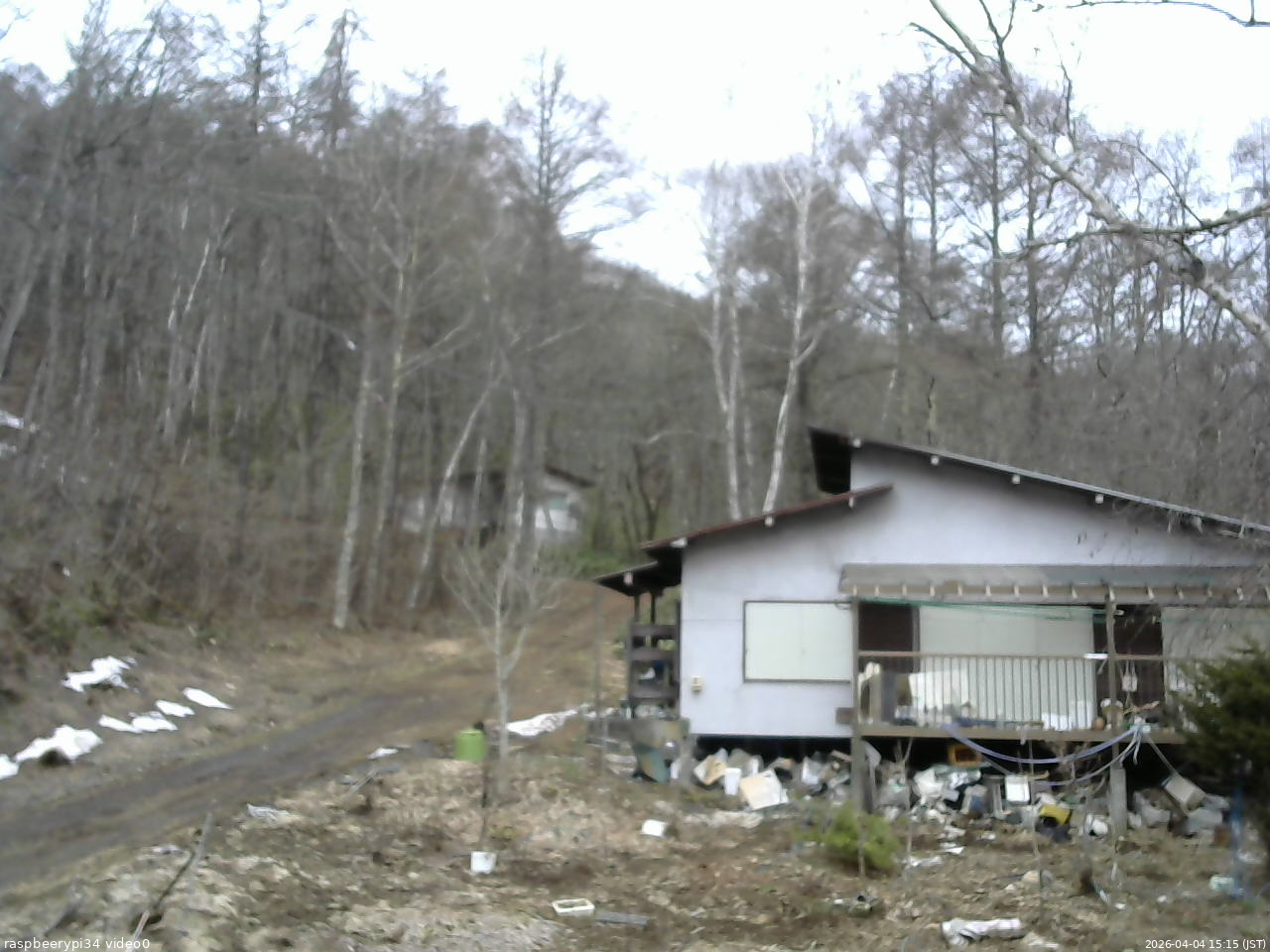 長野県菅平高原 ゆたか山荘 西側(坂上) 2026/04/04 15:15