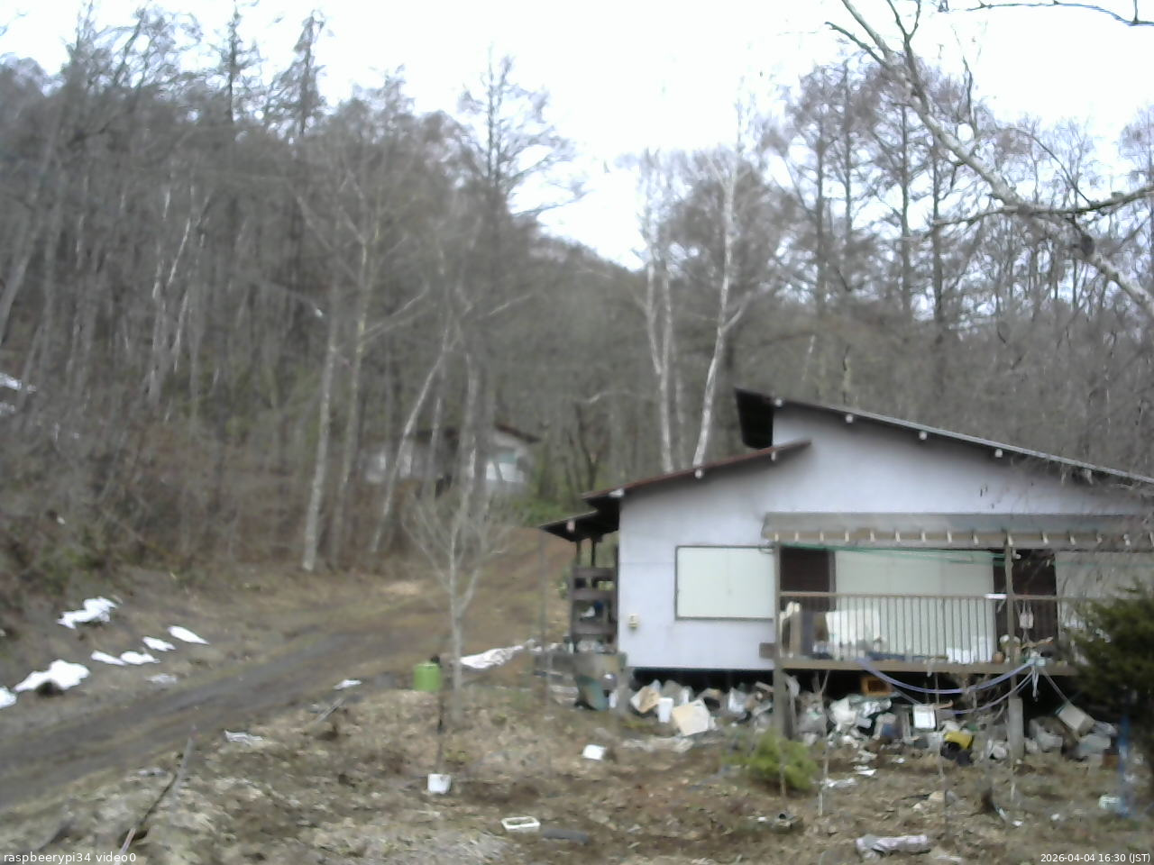 長野県菅平高原 ゆたか山荘 西側(坂上) 2026/04/04 16:30