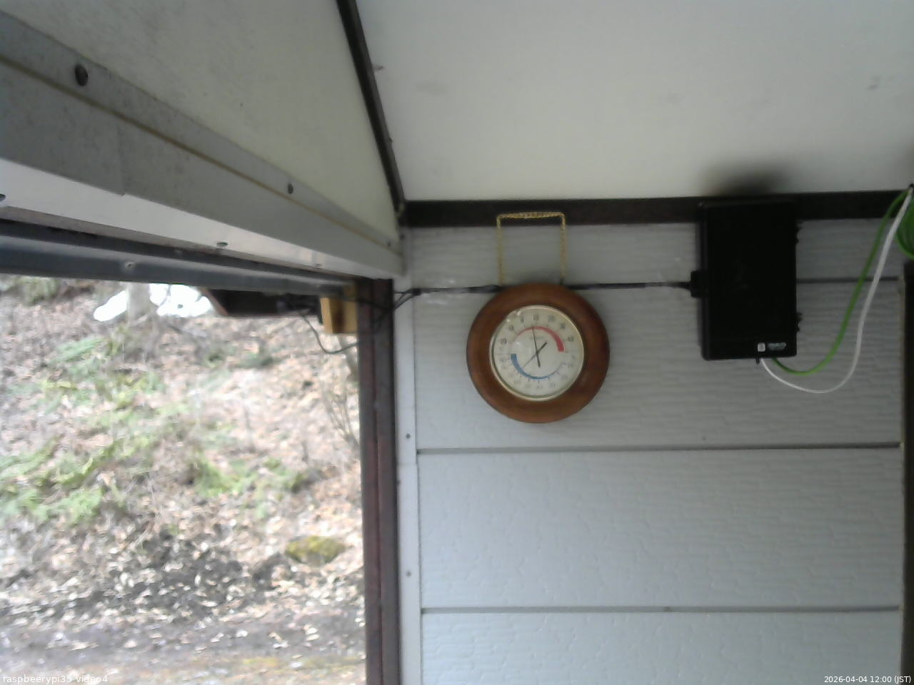 長野県菅平高原 ゆたか山荘 東側上空 2026/04/04 12:00