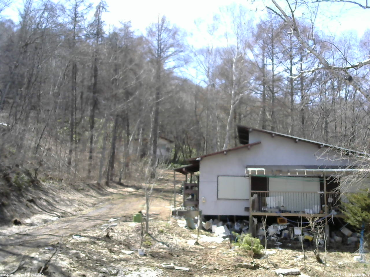長野県菅平高原 ゆたか山荘 西側(坂上) 2026/04/06 13:00