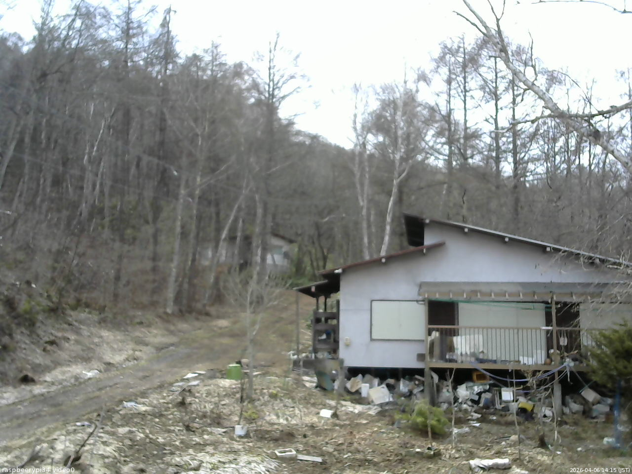 長野県菅平高原 ゆたか山荘 西側(坂上) 2026/04/06 14:15
