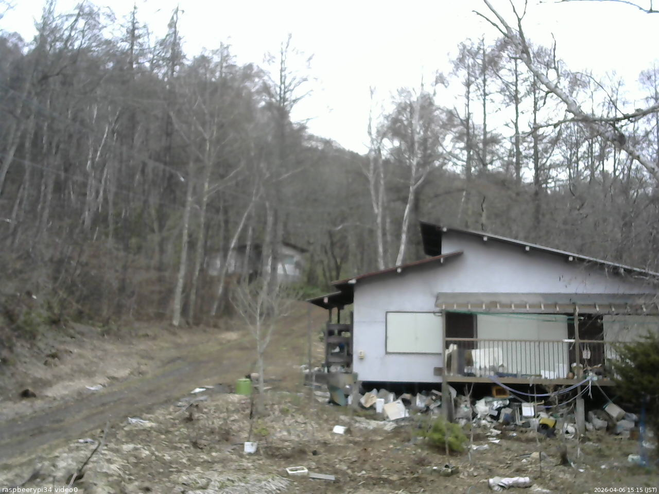 長野県菅平高原 ゆたか山荘 西側(坂上) 2026/04/06 15:15
