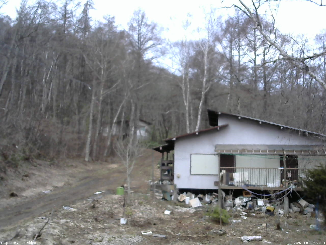 長野県菅平高原 ゆたか山荘 西側(坂上) 2026/04/06 17:30
