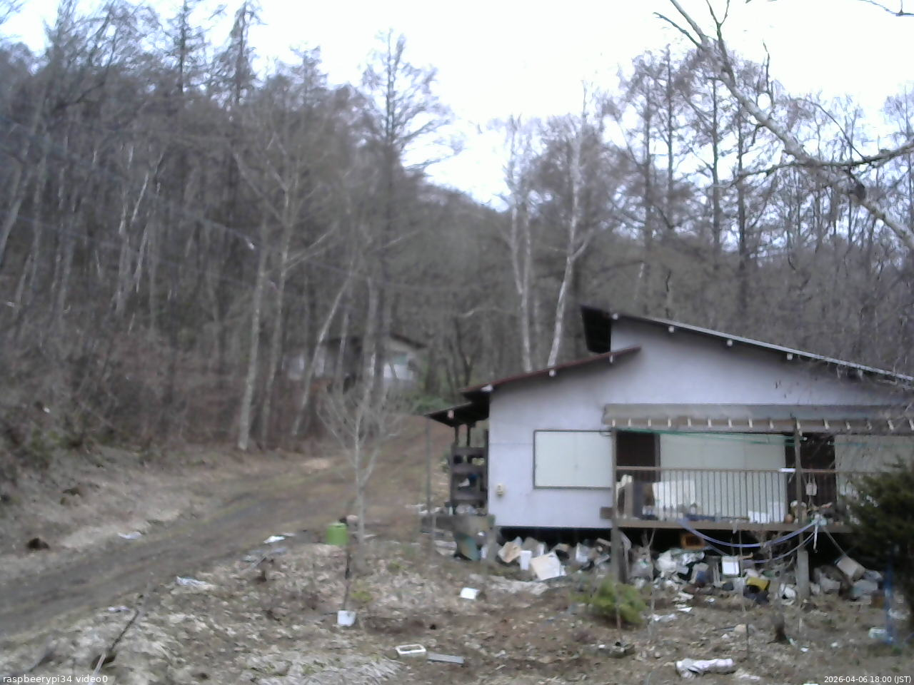 長野県菅平高原 ゆたか山荘 西側(坂上) 2026/04/06 18:00
