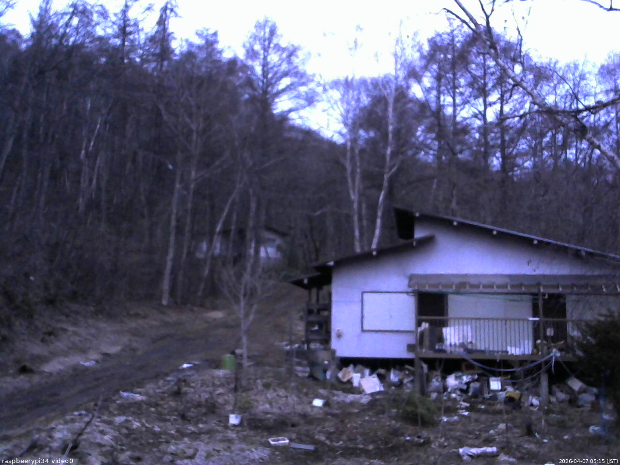 長野県菅平高原 ゆたか山荘 西側(坂上) 2026/04/07 05:15