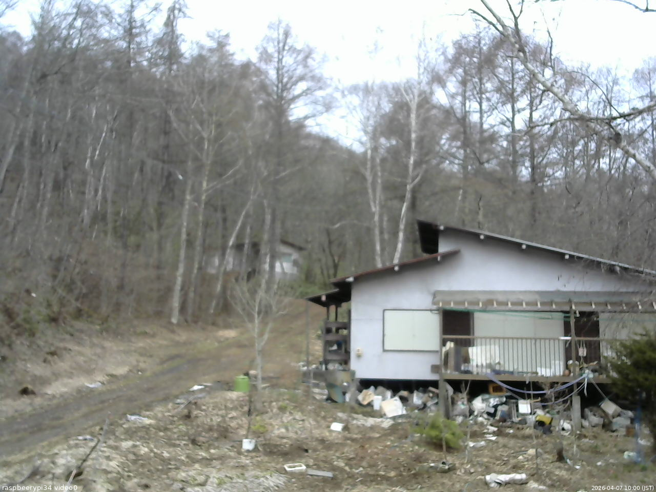 長野県菅平高原 ゆたか山荘 西側(坂上) 2026/04/07 10:00