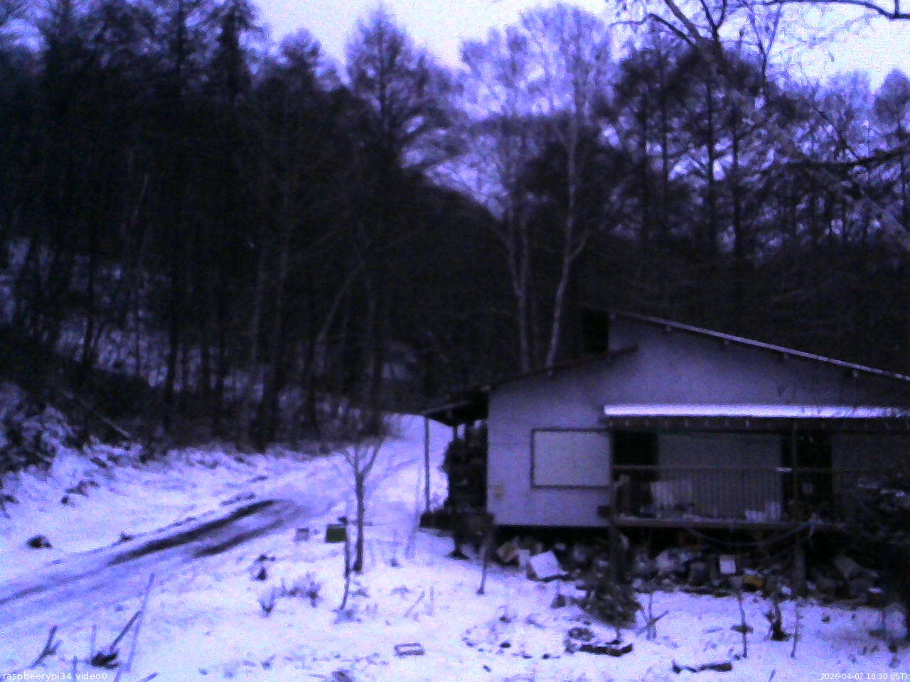 長野県菅平高原 ゆたか山荘 西側(坂上) 2026/04/07 18:30