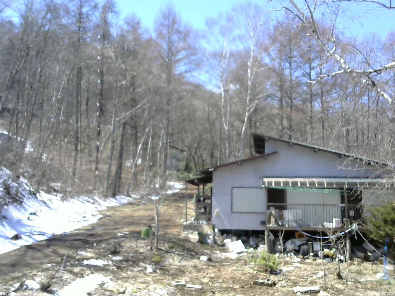 長野県菅平高原 ゆたか山荘 西側(坂上) 2026/04/08 11:45