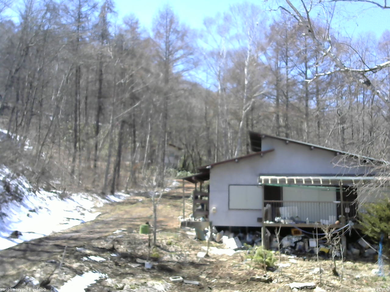 長野県菅平高原 ゆたか山荘 西側(坂上) 2026/04/08 12:15