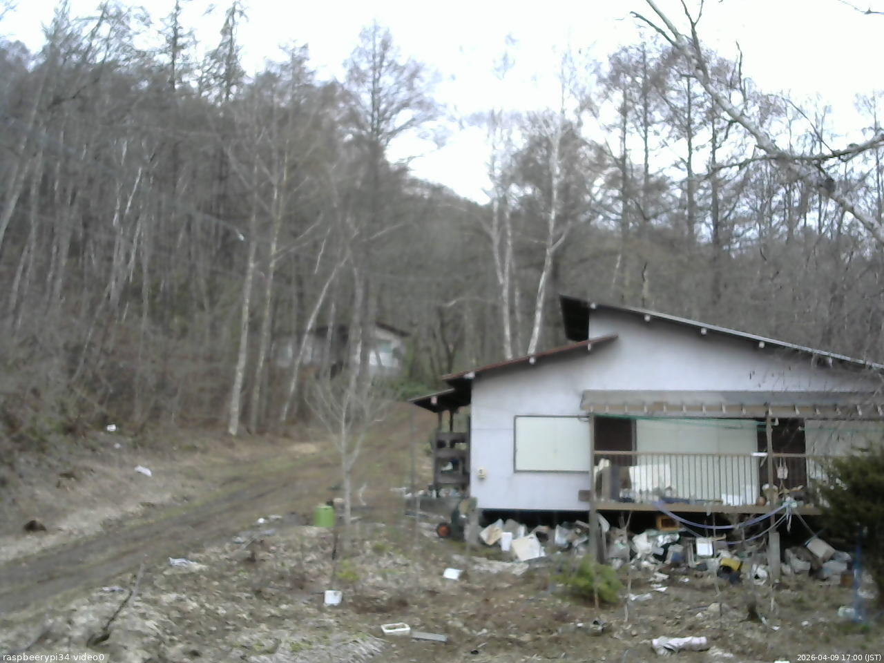 長野県菅平高原 ゆたか山荘 西側(坂上) 2026/04/09 17:00