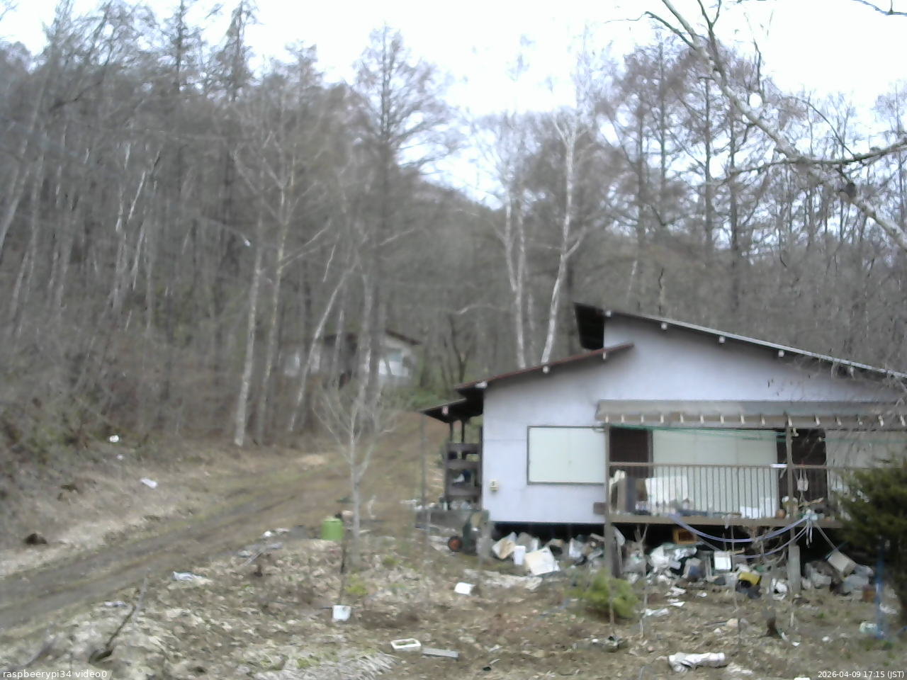 長野県菅平高原 ゆたか山荘 西側(坂上) 2026/04/09 17:15