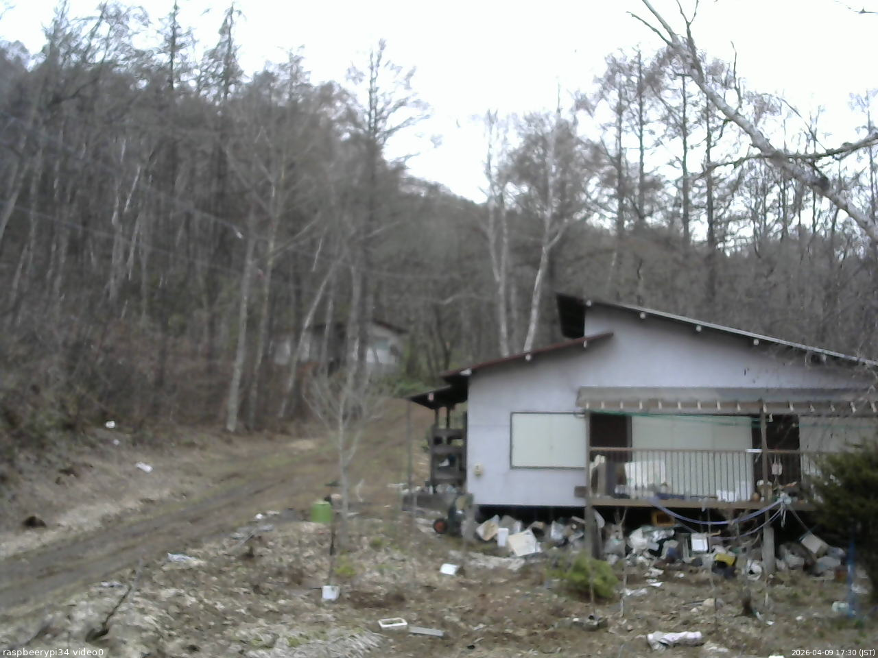 長野県菅平高原 ゆたか山荘 西側(坂上) 2026/04/09 17:30
