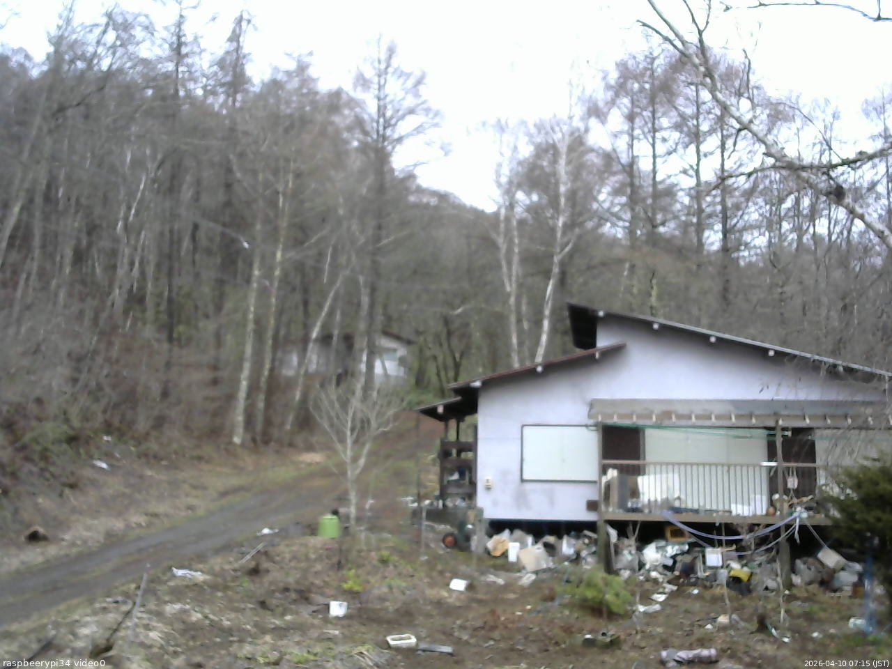 長野県菅平高原 ゆたか山荘 西側(坂上) 2026/04/10 07:15