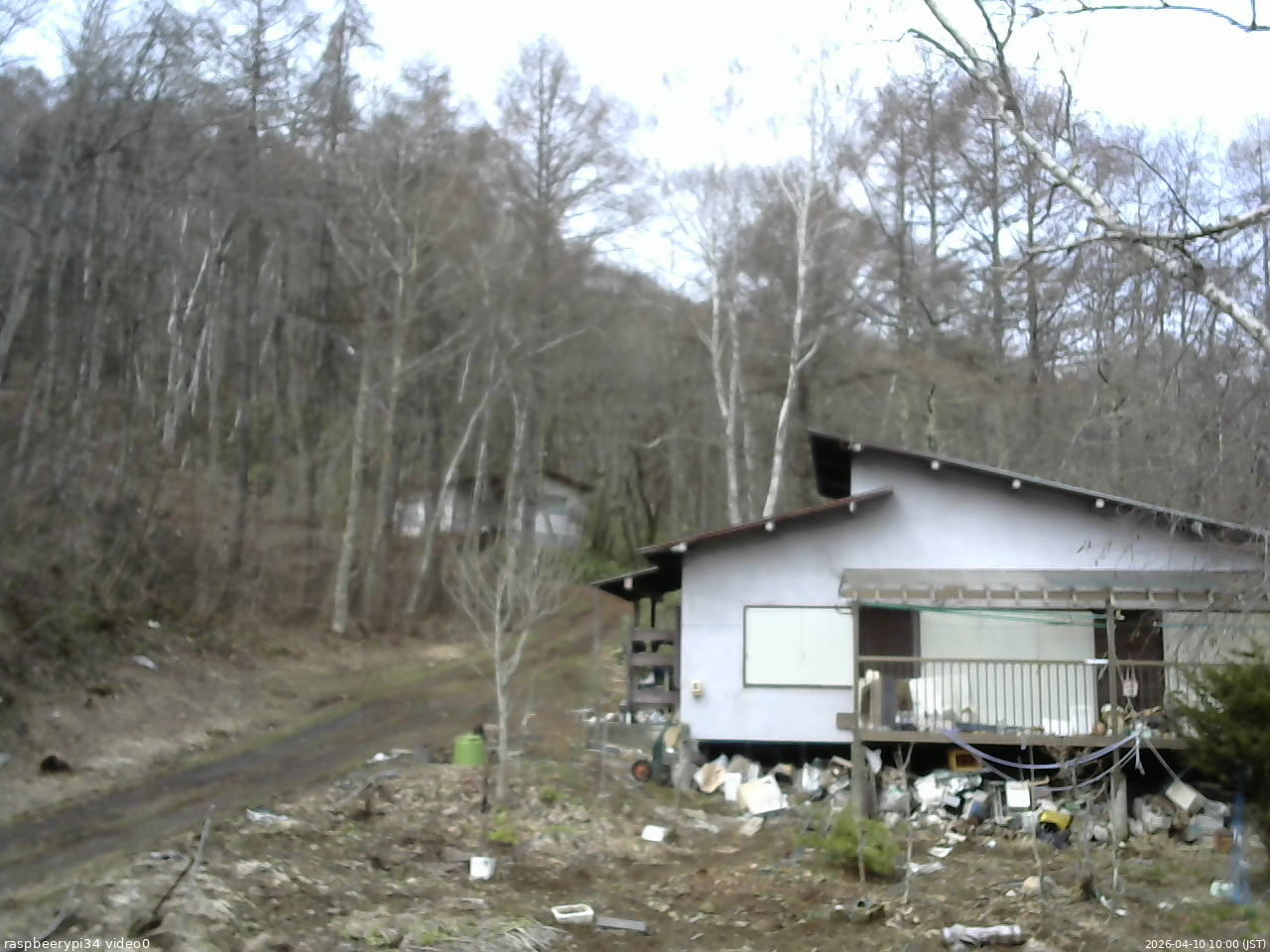 長野県菅平高原 ゆたか山荘 西側(坂上) 2026/04/10 10:00