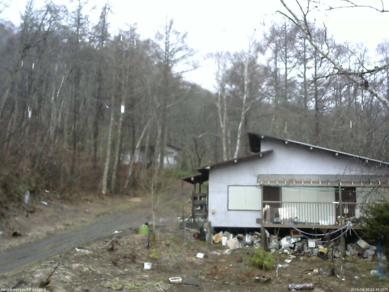 長野県菅平高原 ゆたか山荘 西側(坂上) 2026/04/10 12:45
