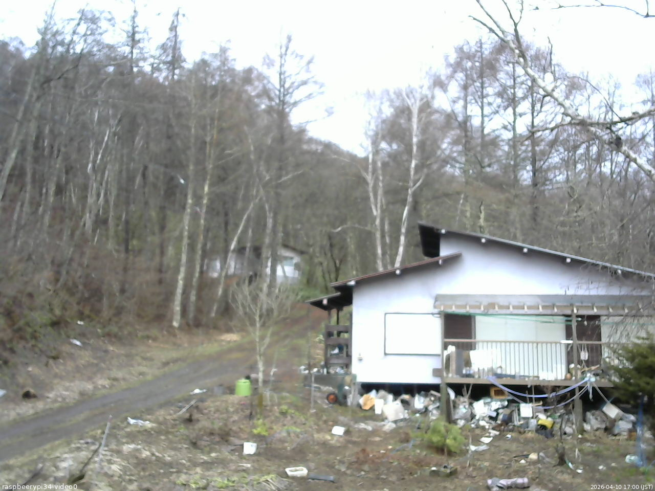 長野県菅平高原 ゆたか山荘 西側(坂上) 2026/04/10 17:00