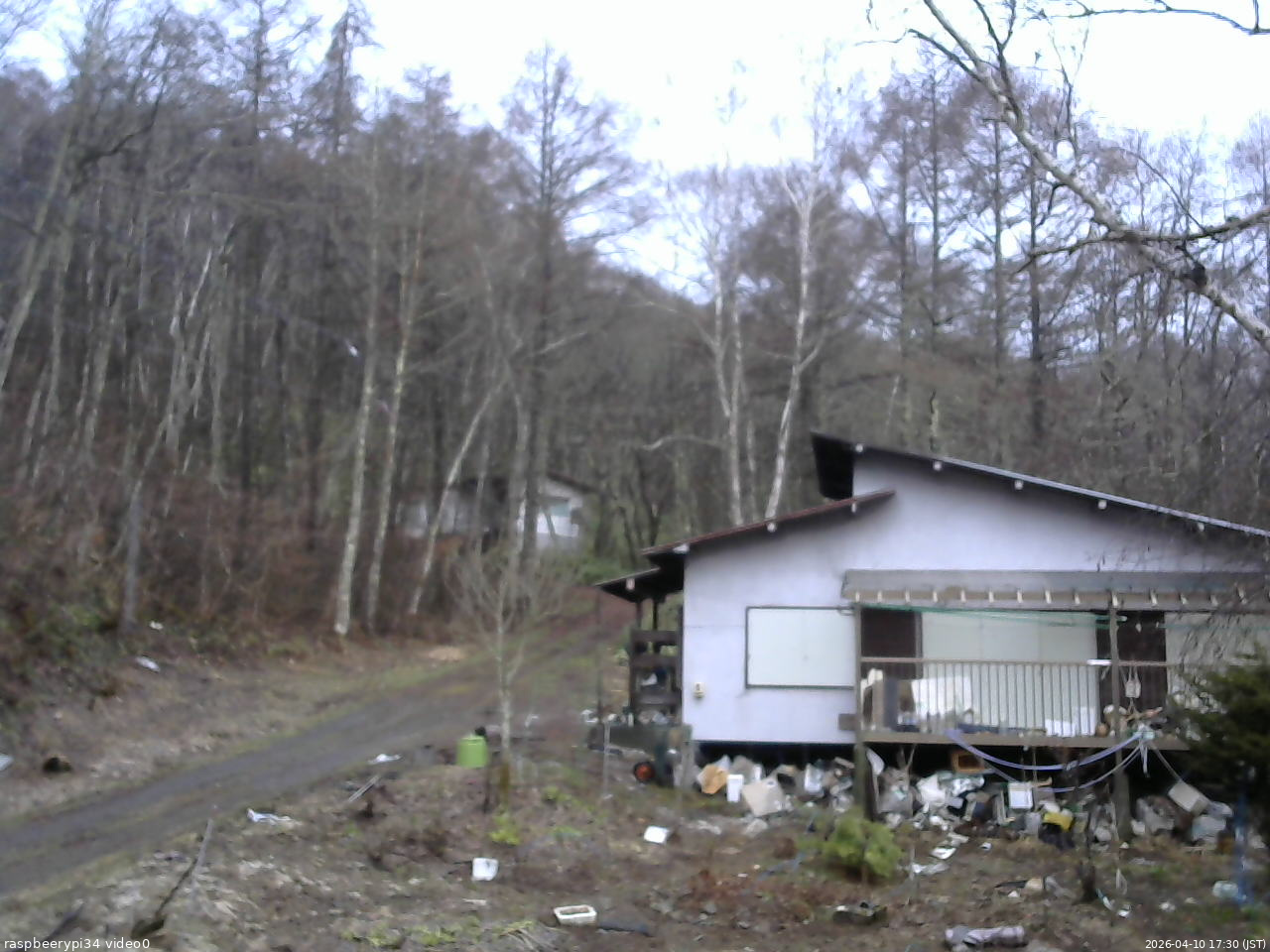 長野県菅平高原 ゆたか山荘 西側(坂上) 2026/04/10 17:30