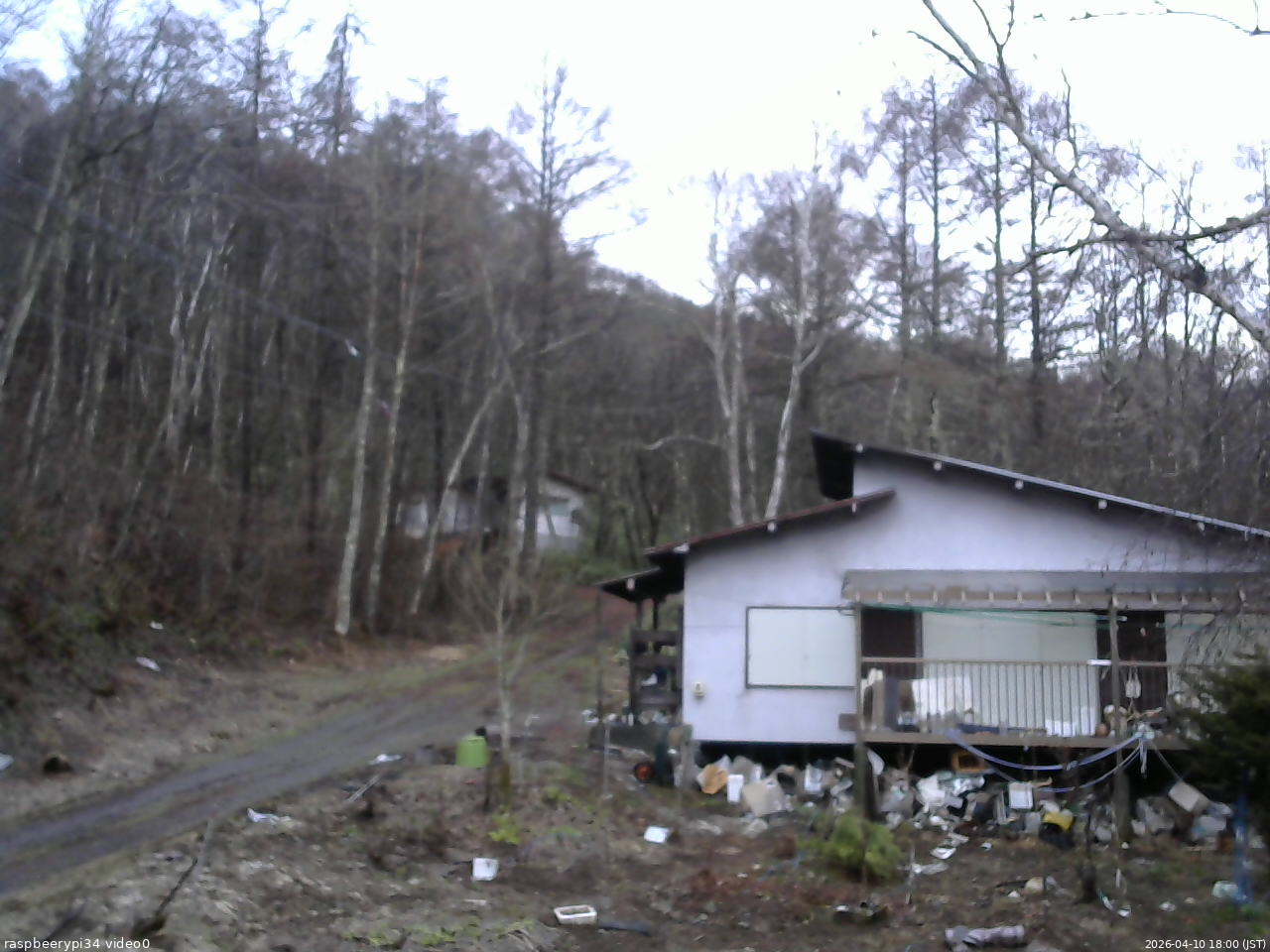 長野県菅平高原 ゆたか山荘 西側(坂上) 2026/04/10 18:00