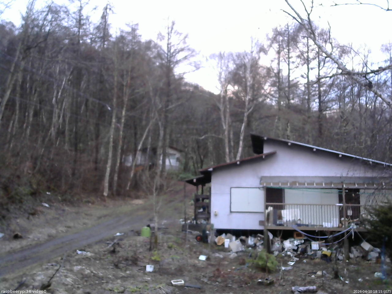長野県菅平高原 ゆたか山荘 西側(坂上) 2026/04/10 18:15