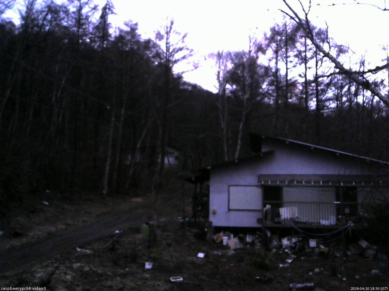 長野県菅平高原 ゆたか山荘 西側(坂上) 2026/04/10 18:30