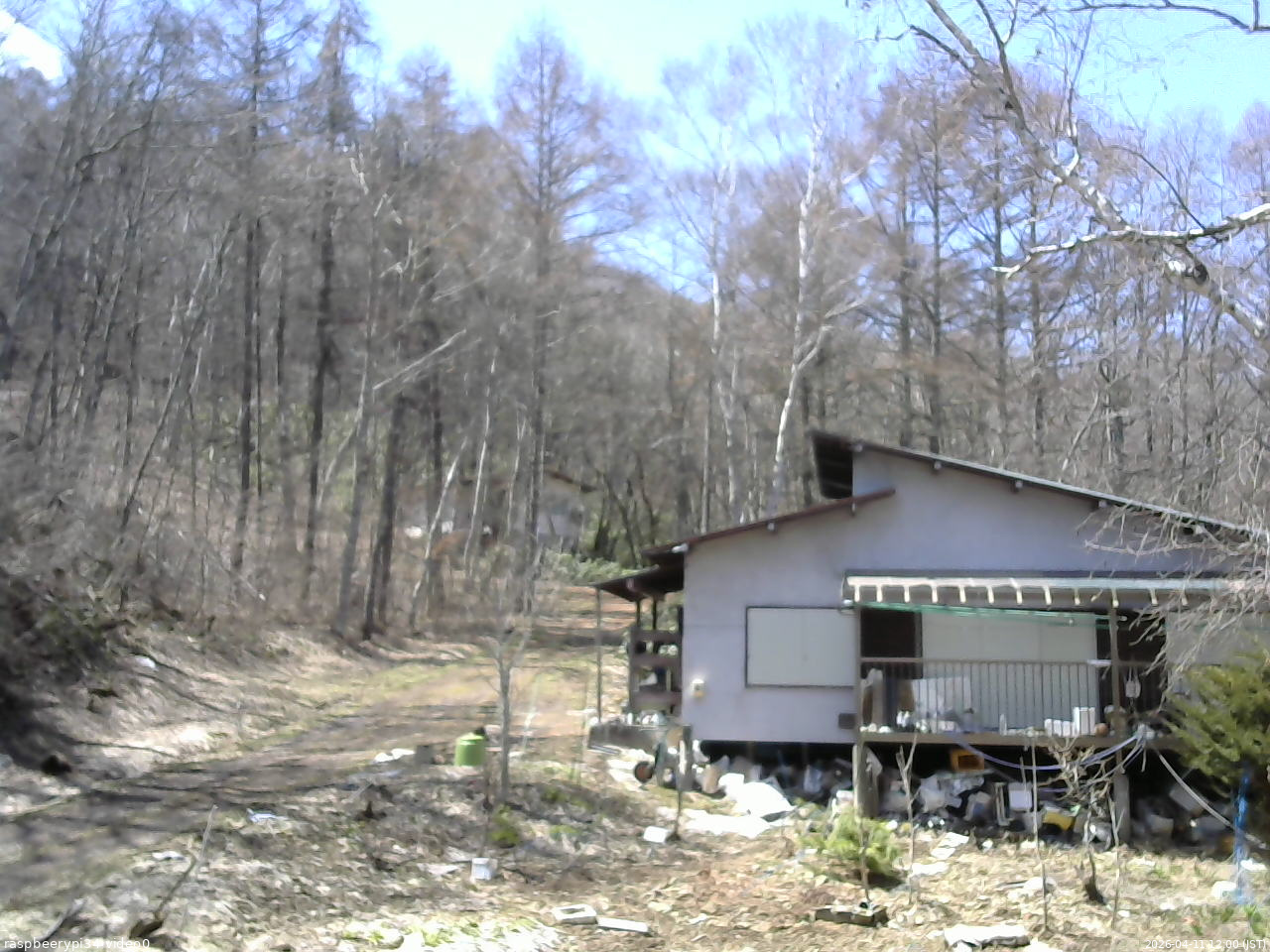 長野県菅平高原 ゆたか山荘 西側(坂上) 2026/04/11 12:00