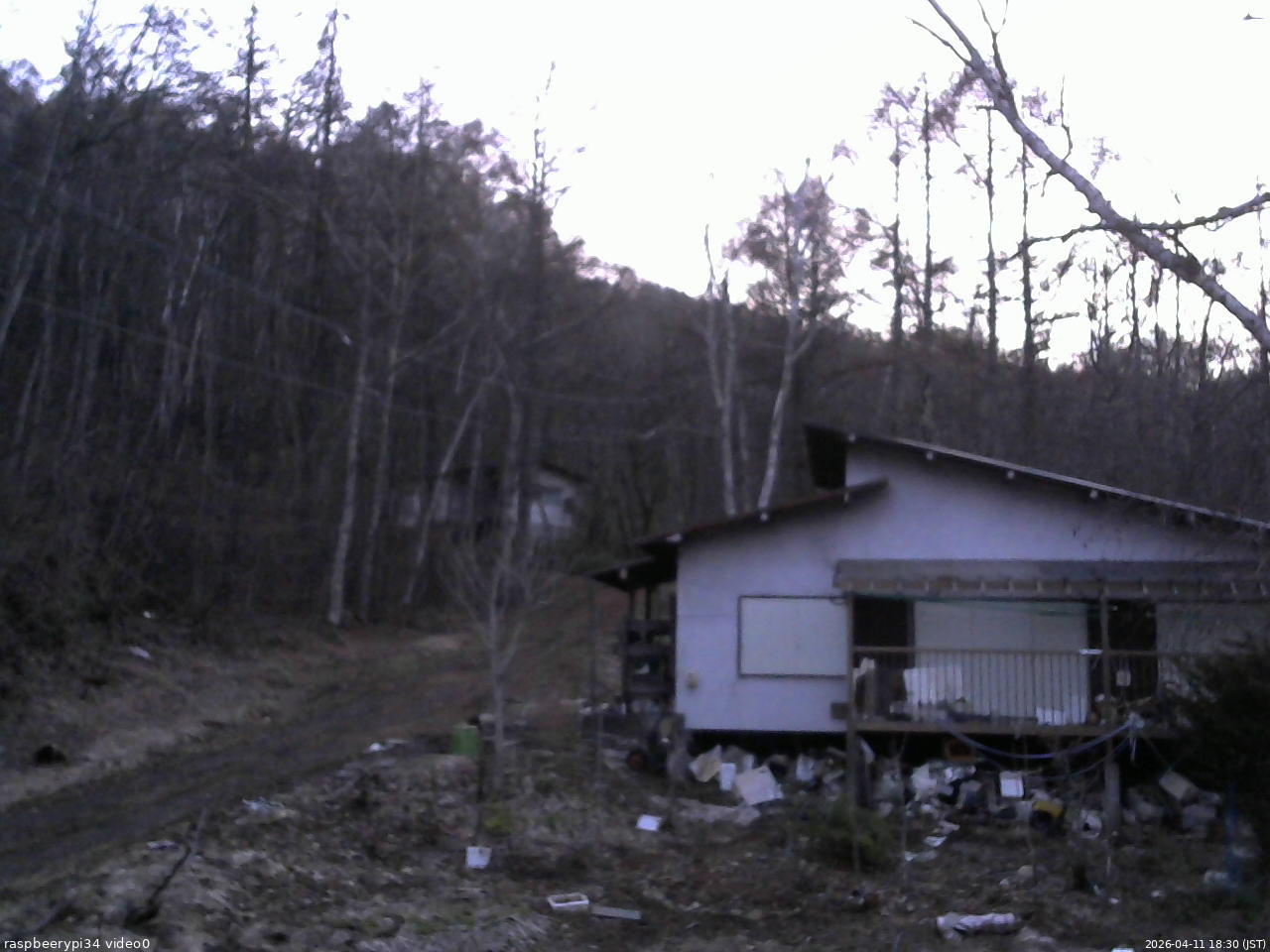 長野県菅平高原 ゆたか山荘 西側(坂上) 2026/04/11 18:30