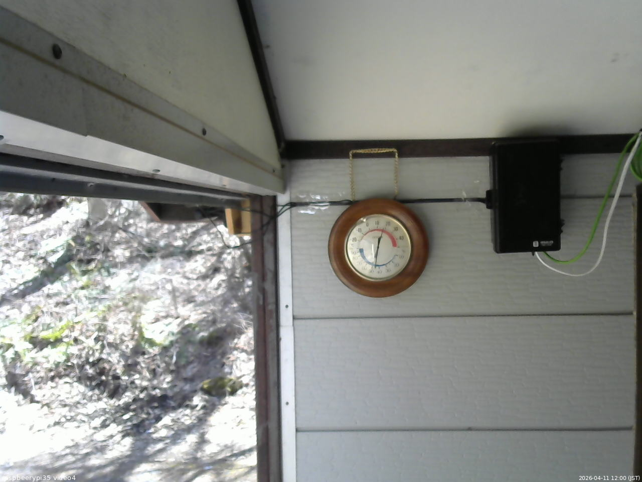 長野県菅平高原 ゆたか山荘 東側上空 2026/04/11 12:00