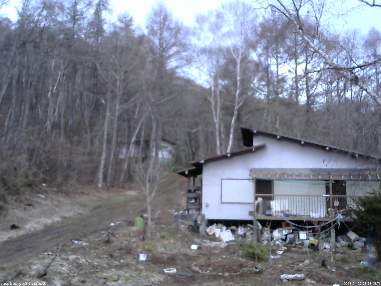 長野県菅平高原 ゆたか山荘 西側(坂上) 2026/04/12 05:15