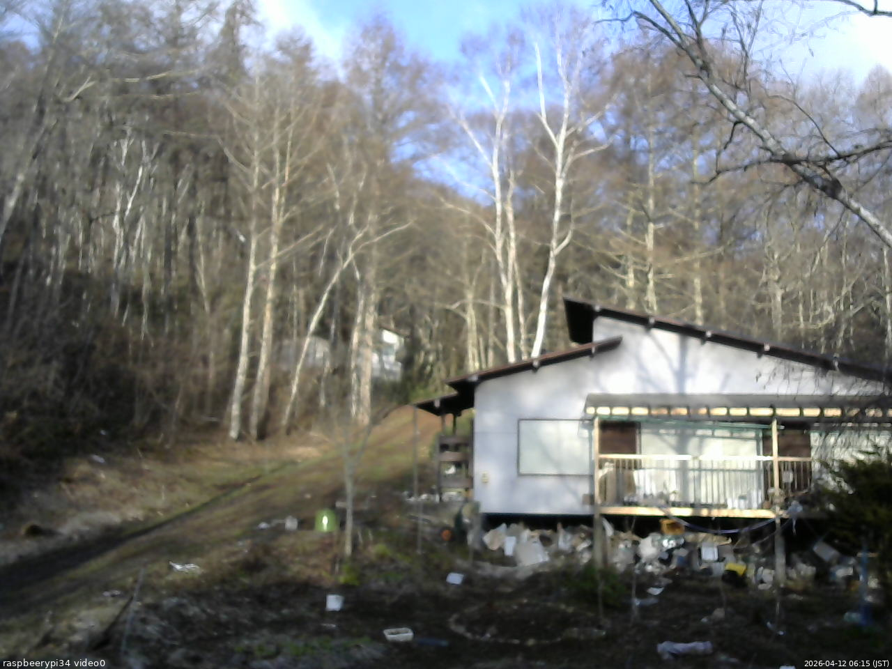 長野県菅平高原 ゆたか山荘 西側(坂上) 2026/04/12 06:15
