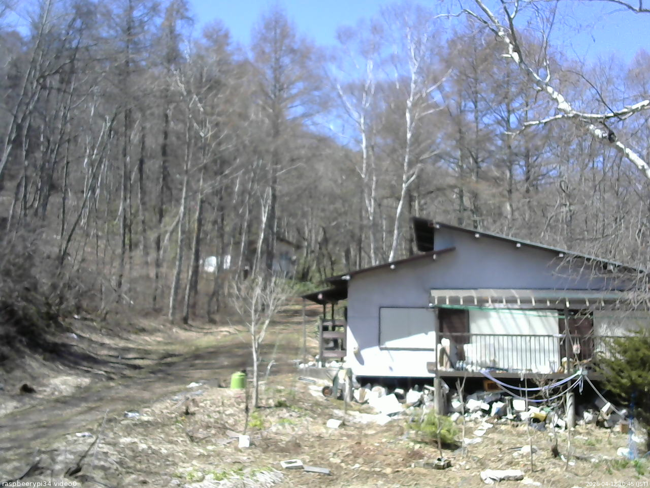 長野県菅平高原 ゆたか山荘 西側(坂上) 2026/04/12 10:45