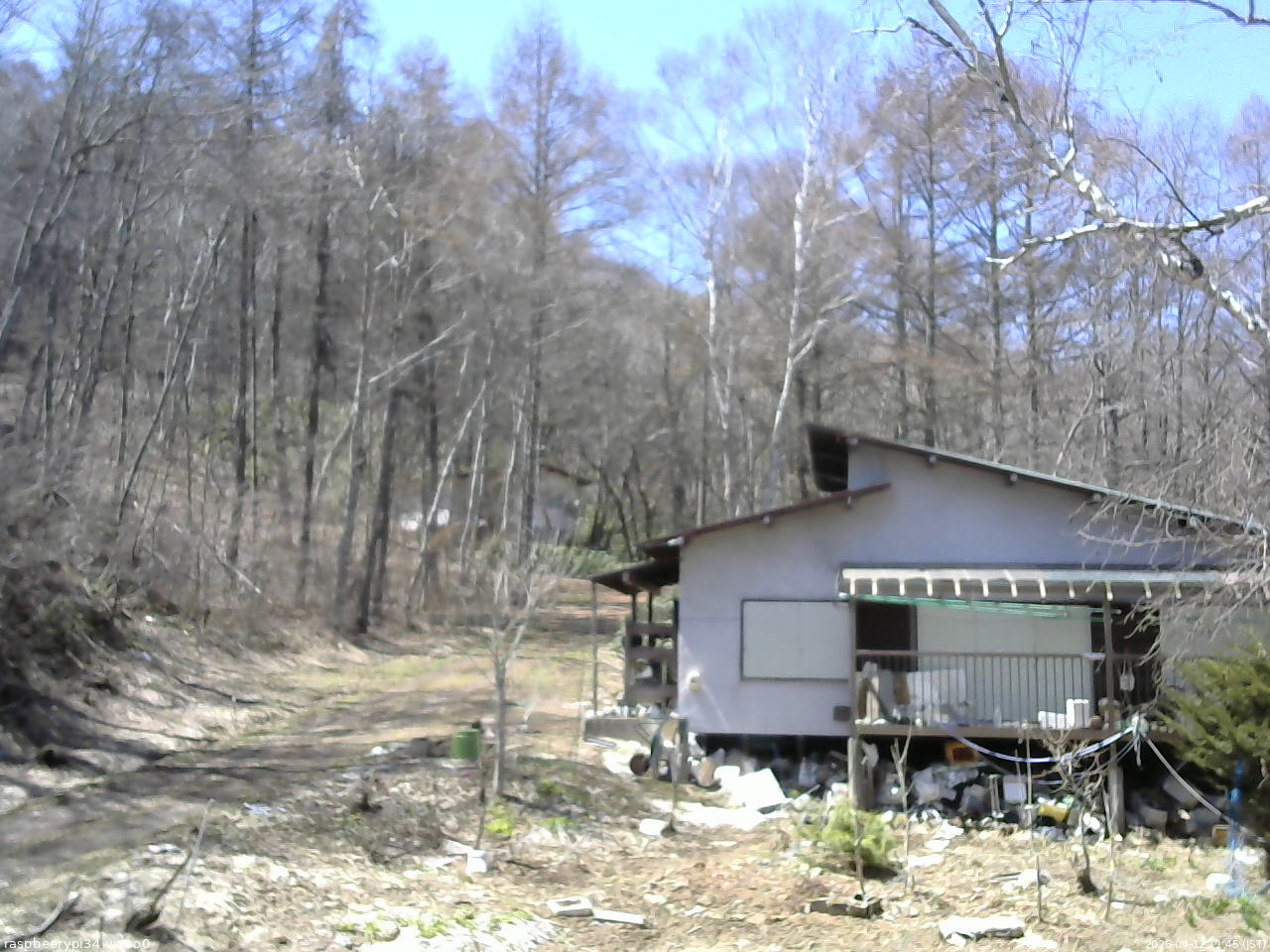長野県菅平高原 ゆたか山荘 西側(坂上) 2026/04/12 11:45