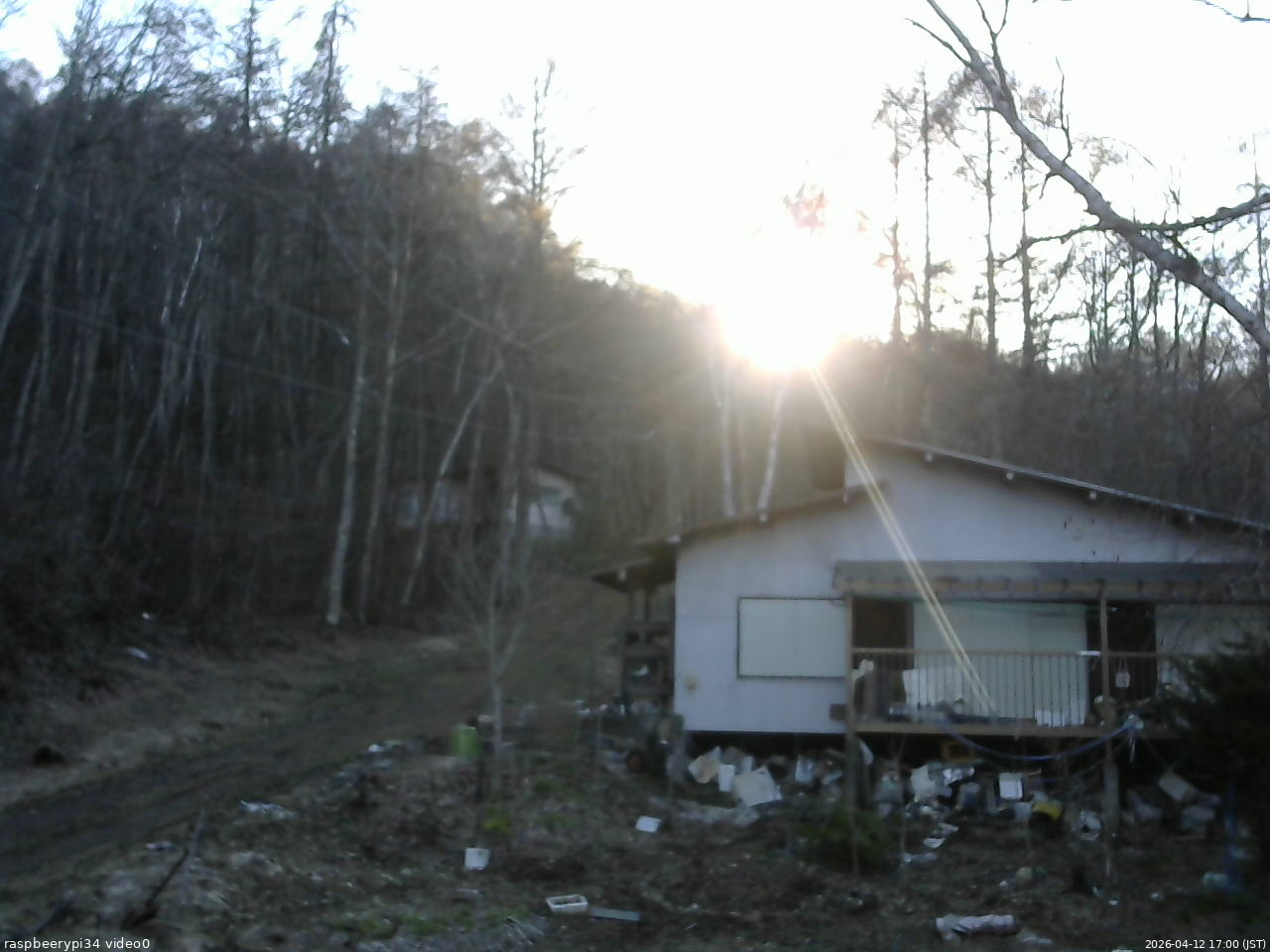 長野県菅平高原 ゆたか山荘 西側(坂上) 2026/04/12 17:00
