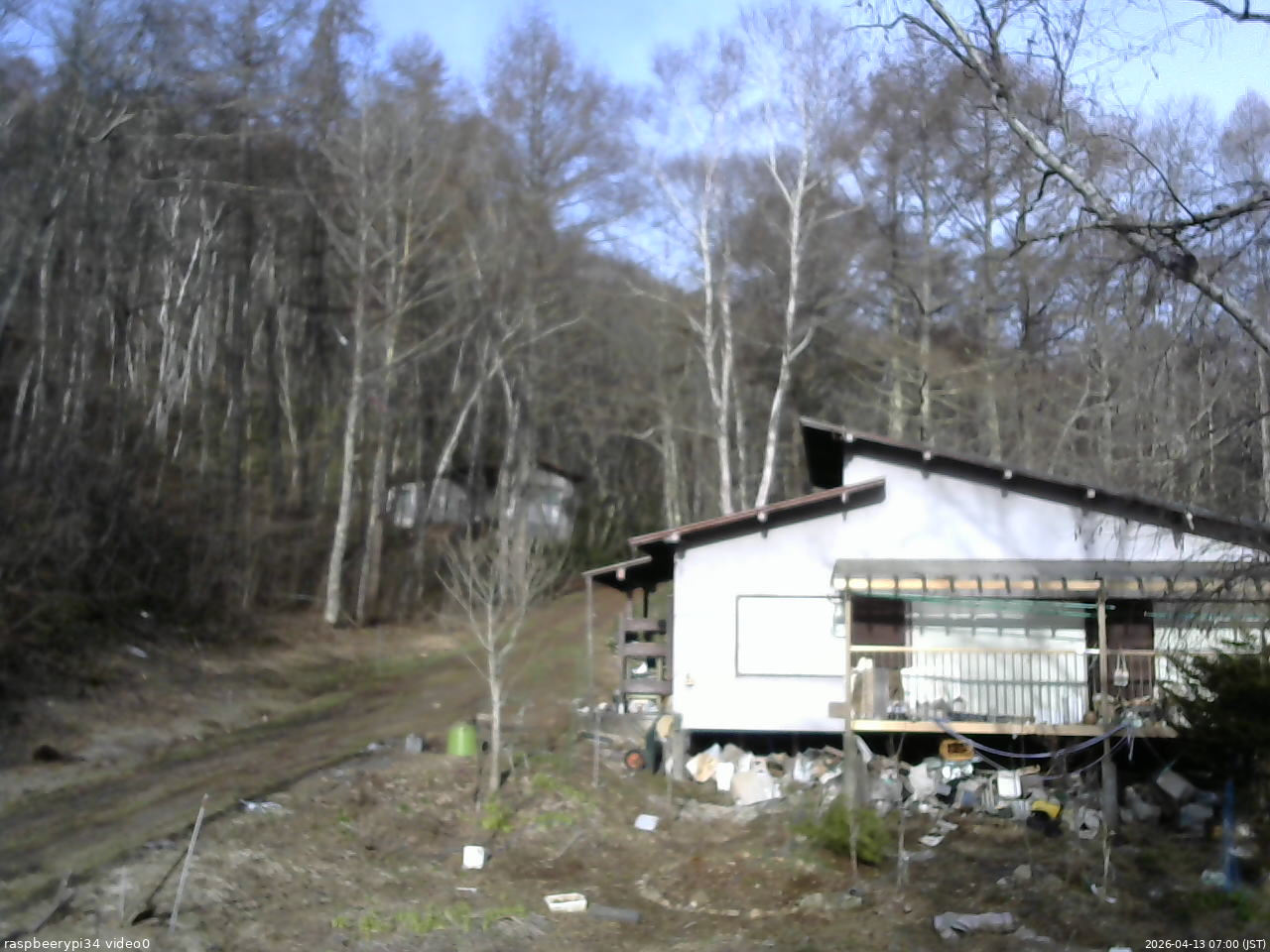 長野県菅平高原 ゆたか山荘 西側(坂上) 2026/04/13 07:00