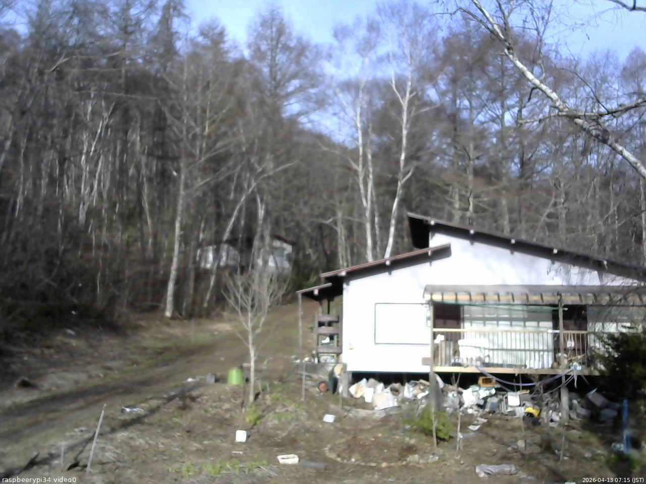 長野県菅平高原 ゆたか山荘 西側(坂上) 2026/04/13 07:15
