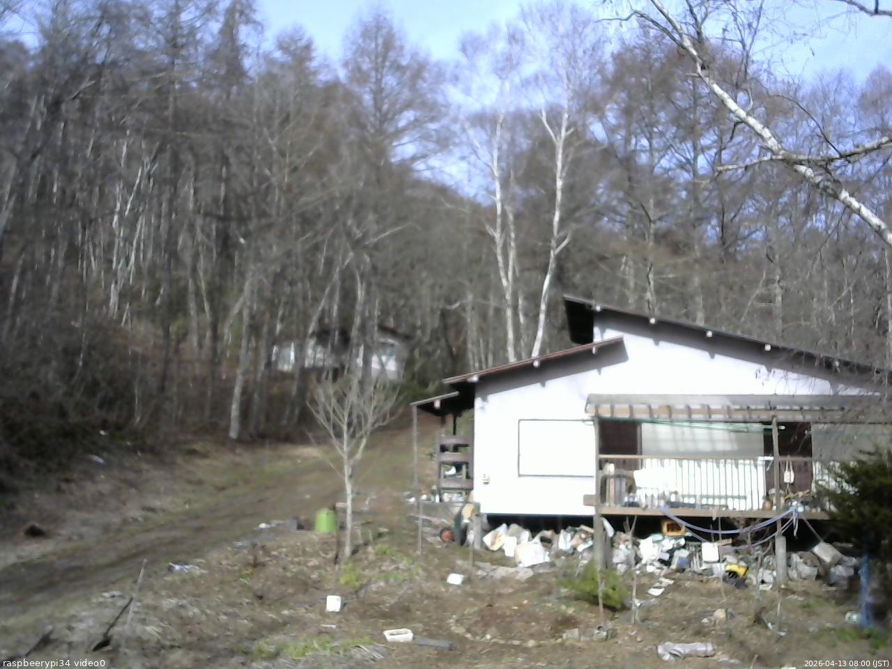 長野県菅平高原 ゆたか山荘 西側(坂上) 2026/04/13 08:00
