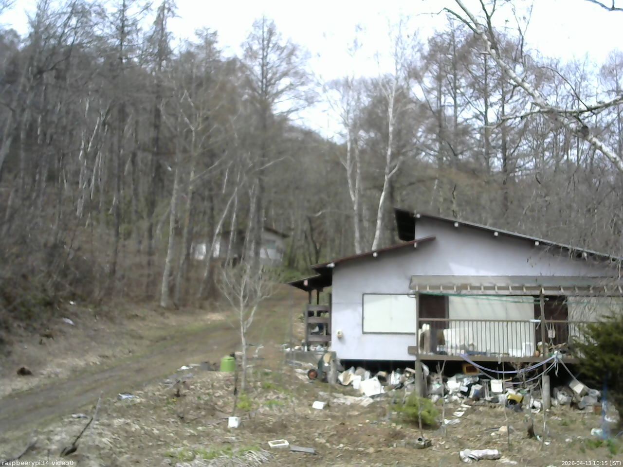 長野県菅平高原 ゆたか山荘 西側(坂上) 2026/04/13 10:15