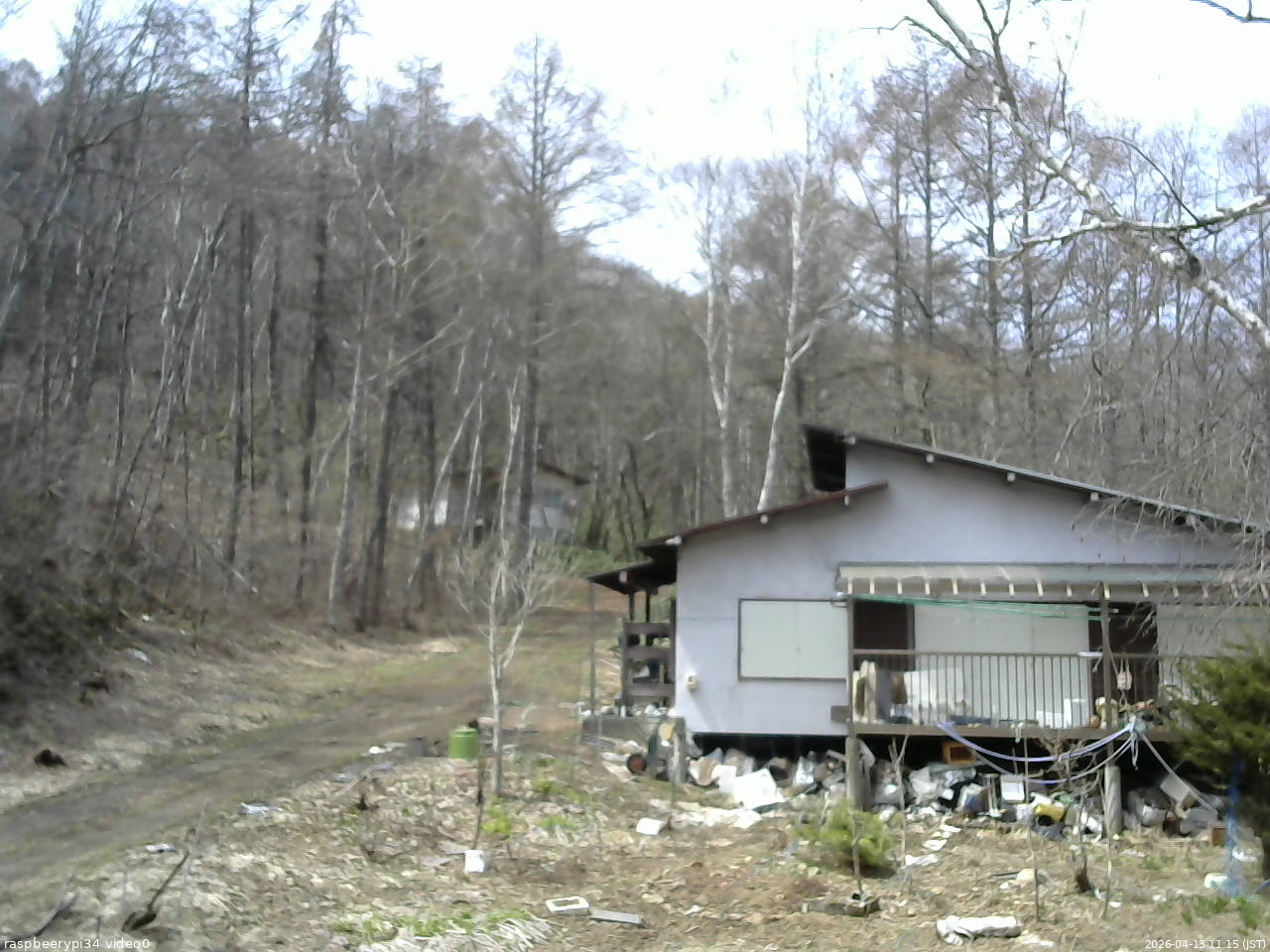 長野県菅平高原 ゆたか山荘 西側(坂上) 2026/04/13 11:15