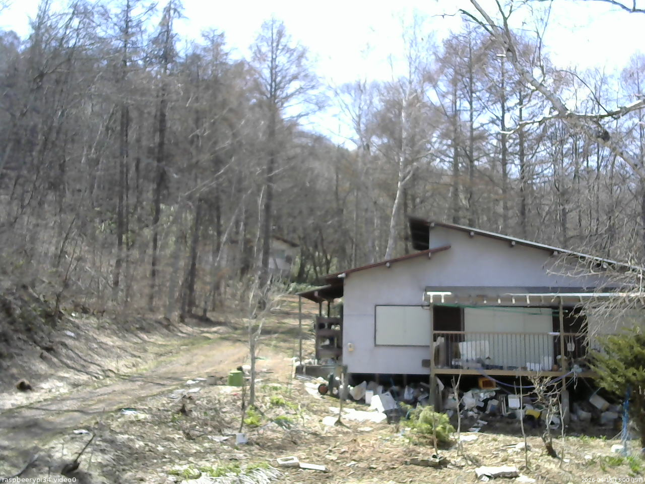 長野県菅平高原 ゆたか山荘 西側(坂上) 2026/04/13 13:00