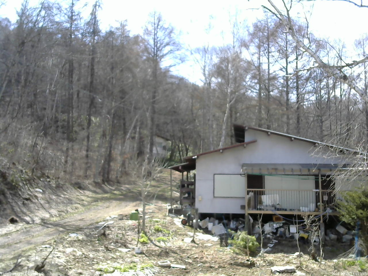 長野県菅平高原 ゆたか山荘 西側(坂上) 2026/04/13 13:45