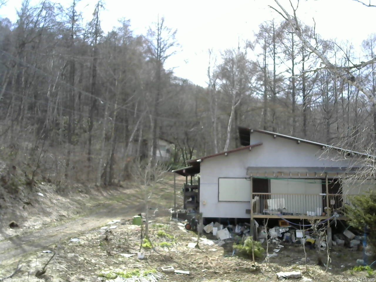 長野県菅平高原 ゆたか山荘 西側(坂上) 2026/04/13 14:15