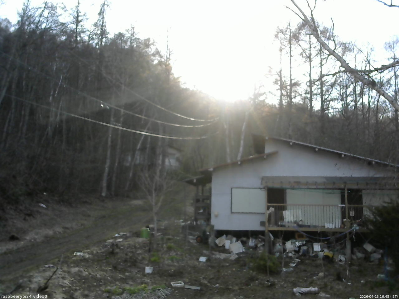 長野県菅平高原 ゆたか山荘 西側(坂上) 2026/04/13 16:45