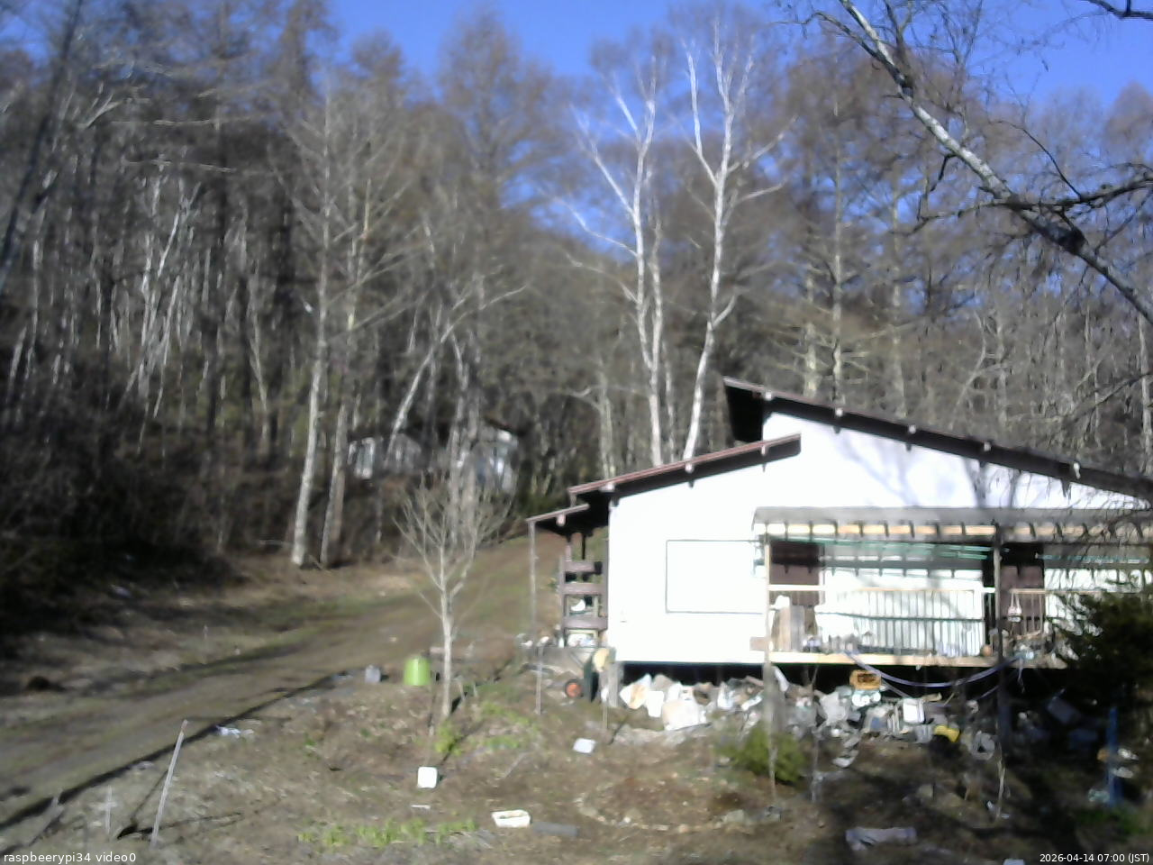 長野県菅平高原 ゆたか山荘 西側(坂上) 2026/04/14 07:00