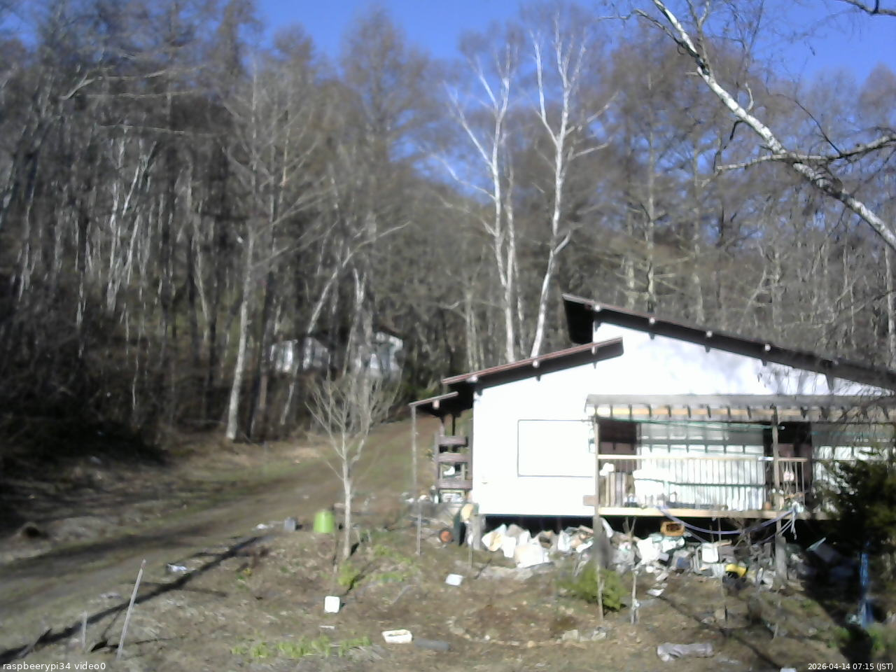 長野県菅平高原 ゆたか山荘 西側(坂上) 2026/04/14 07:15